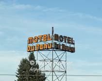 moteldubeau.jpg